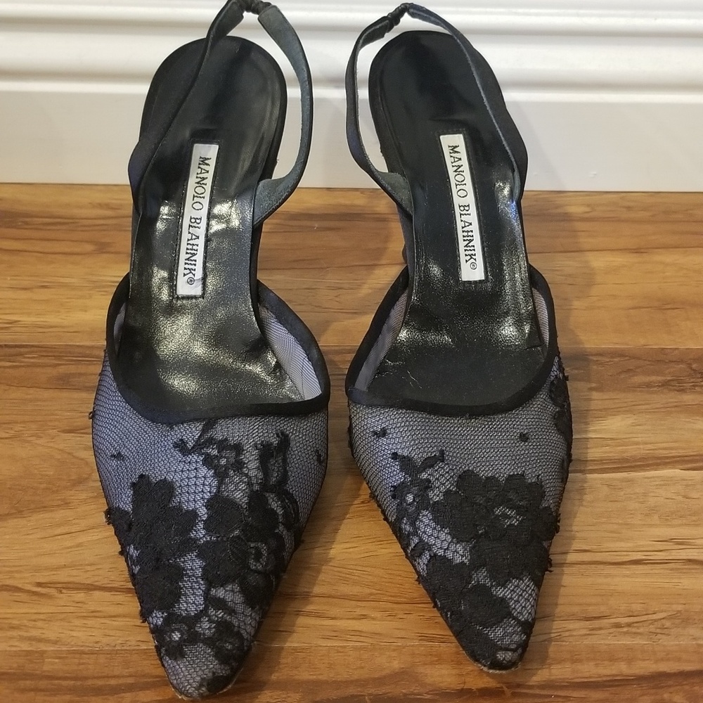 Manolo Blahnik vintage lace satin pointy toe heels  38/8